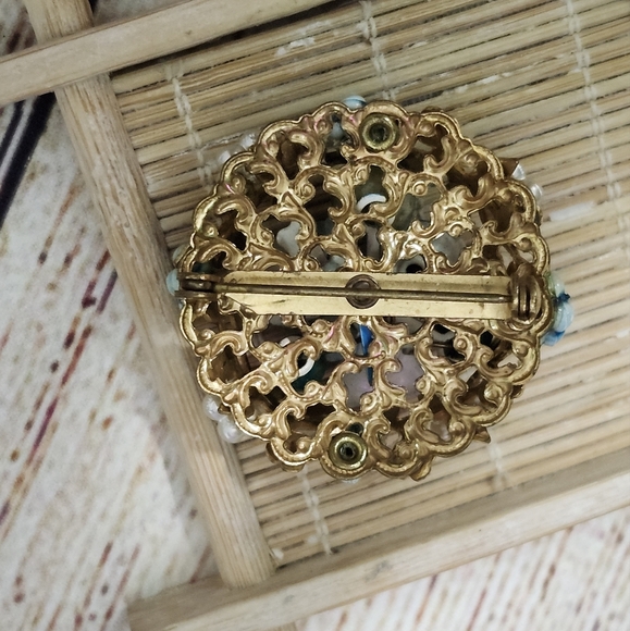 Vintage Miriam Haskell Small Brooch - Picture 4 of 5